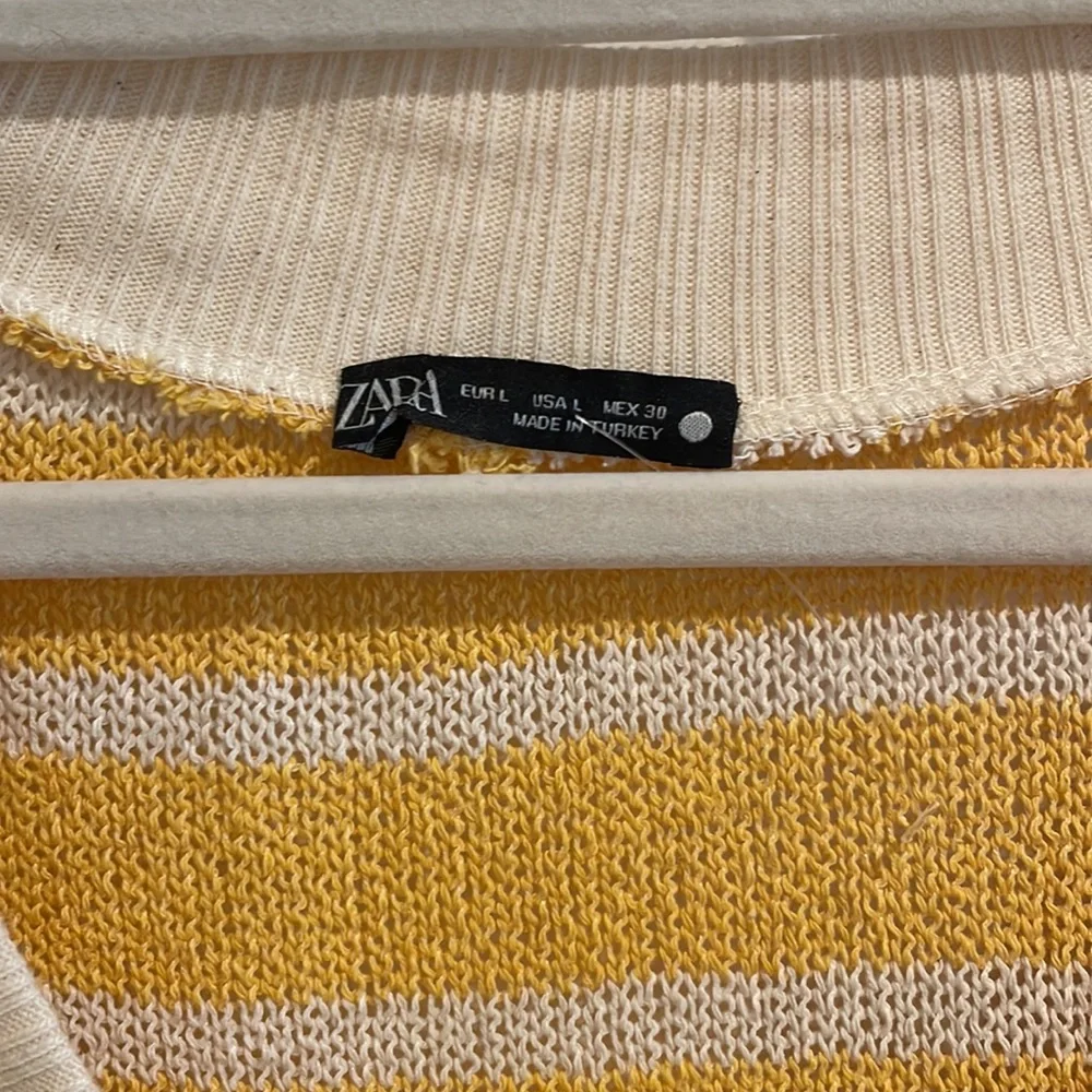 Zara Cream & Yellow Striped Vest V Neck - Picture 3 of 5